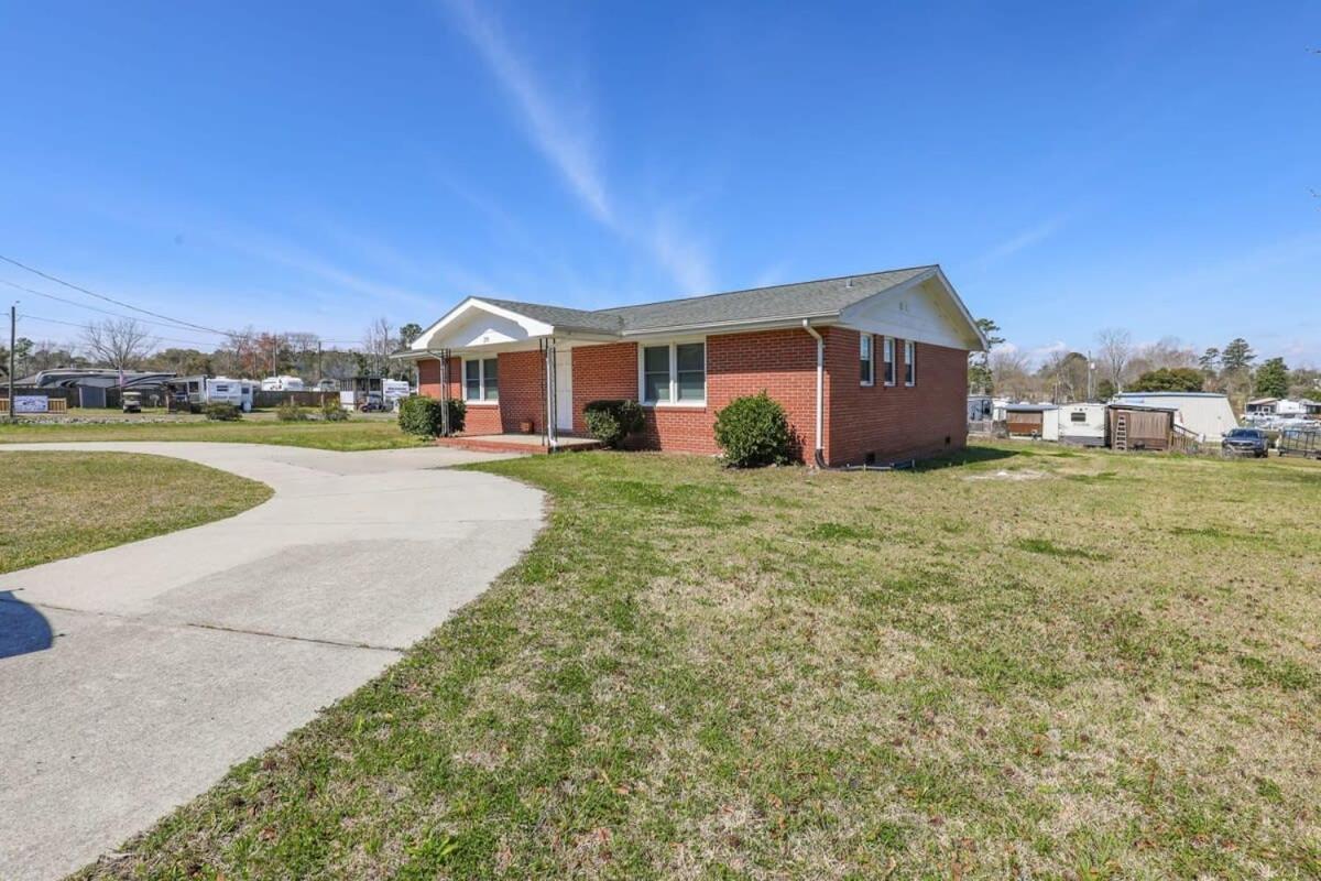 2Br Pet Friendly Home In Sneads Ferry With Parking Exterior photo