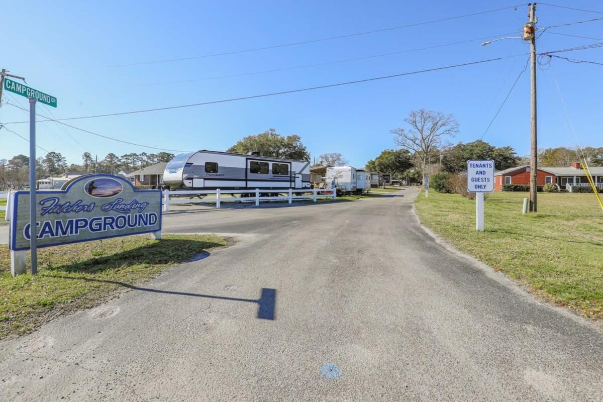 2Br Pet Friendly Home In Sneads Ferry With Parking Exterior photo