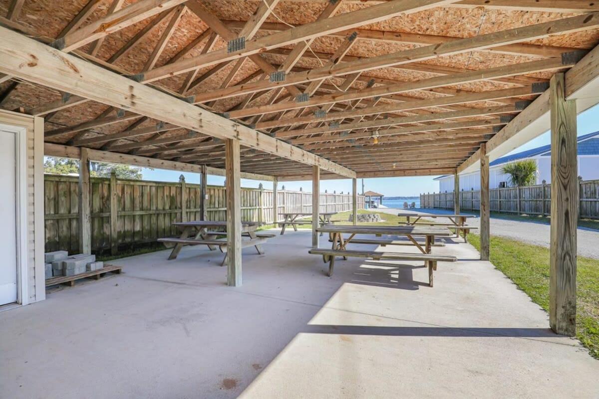 2Br Pet Friendly Home In Sneads Ferry With Parking Exterior photo