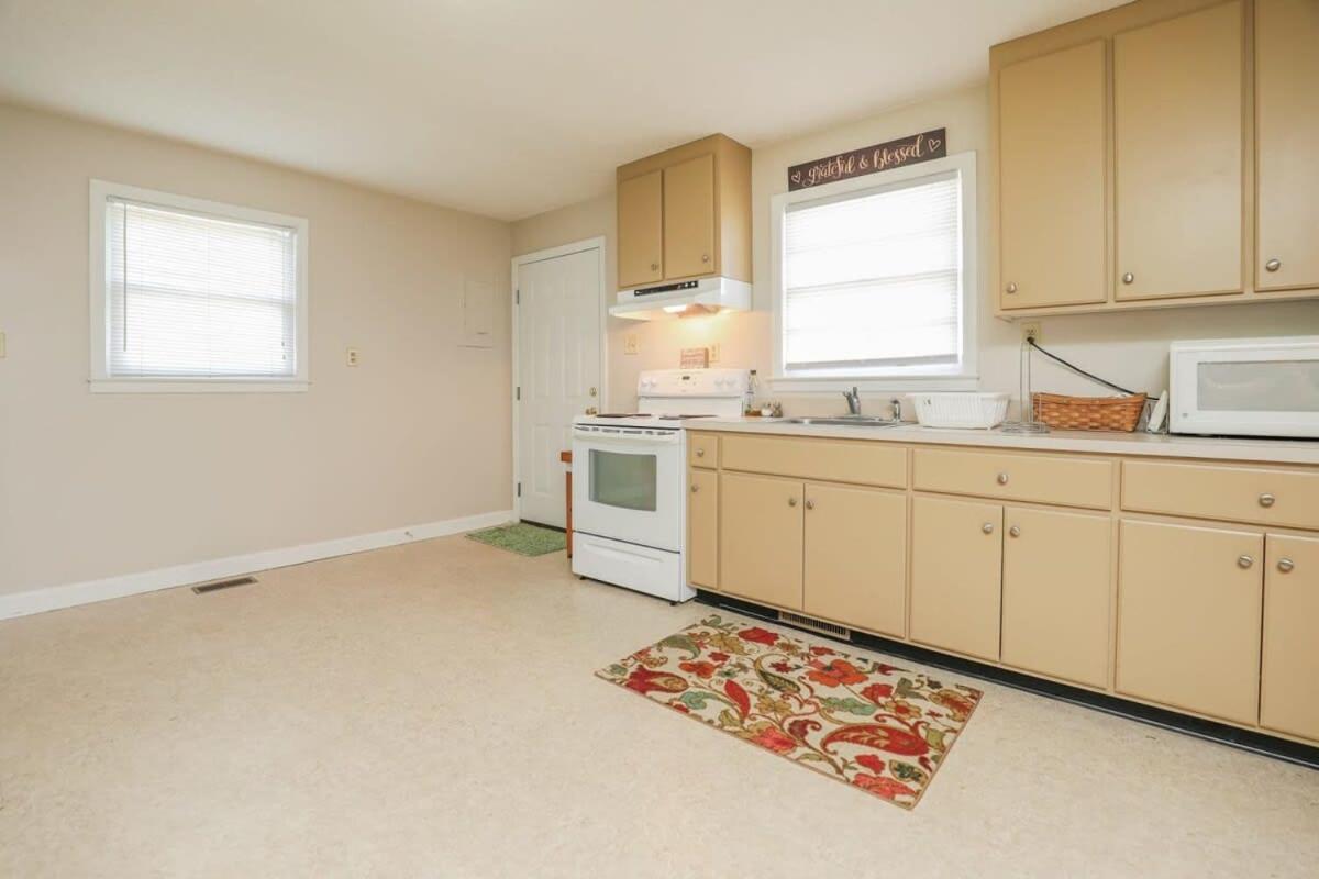 2Br Pet Friendly Home In Sneads Ferry With Parking Exterior photo