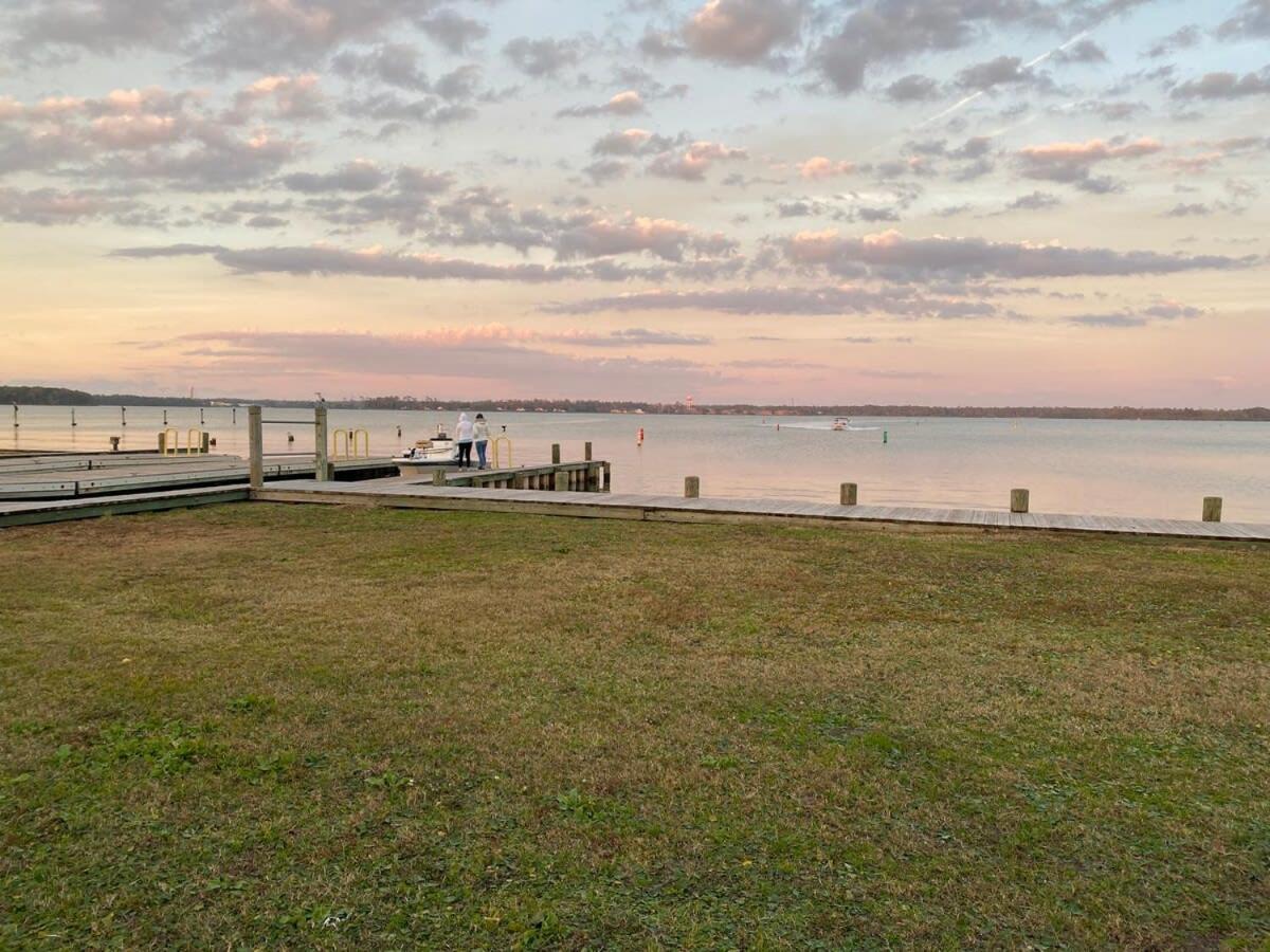 2Br Pet Friendly Home In Sneads Ferry With Parking Exterior photo