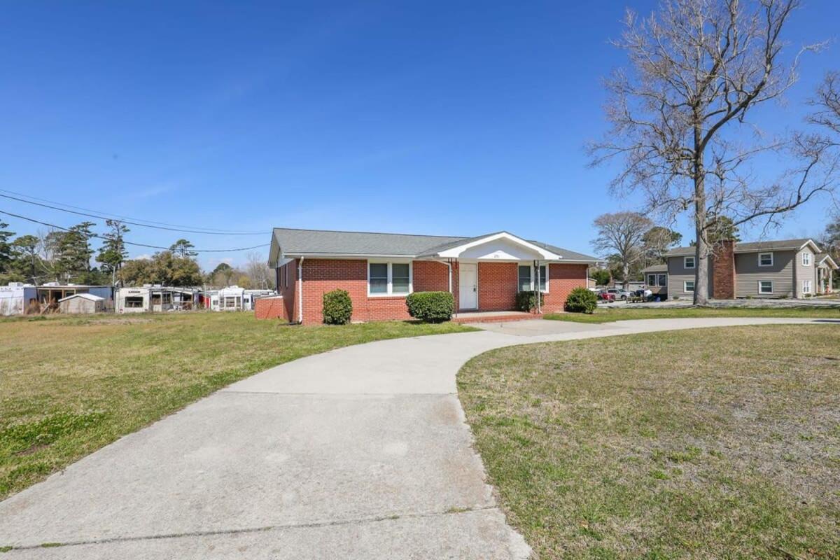 2Br Pet Friendly Home In Sneads Ferry With Parking Exterior photo
