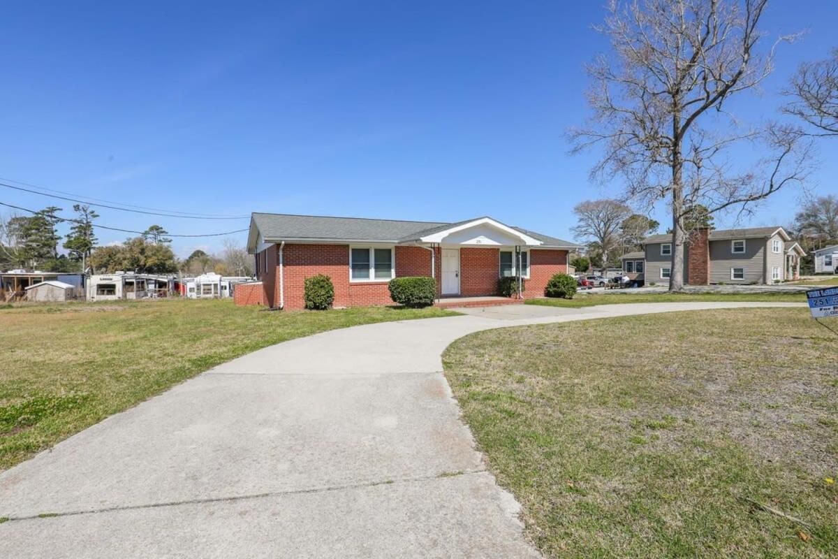 2Br Pet Friendly Home In Sneads Ferry With Parking Exterior photo